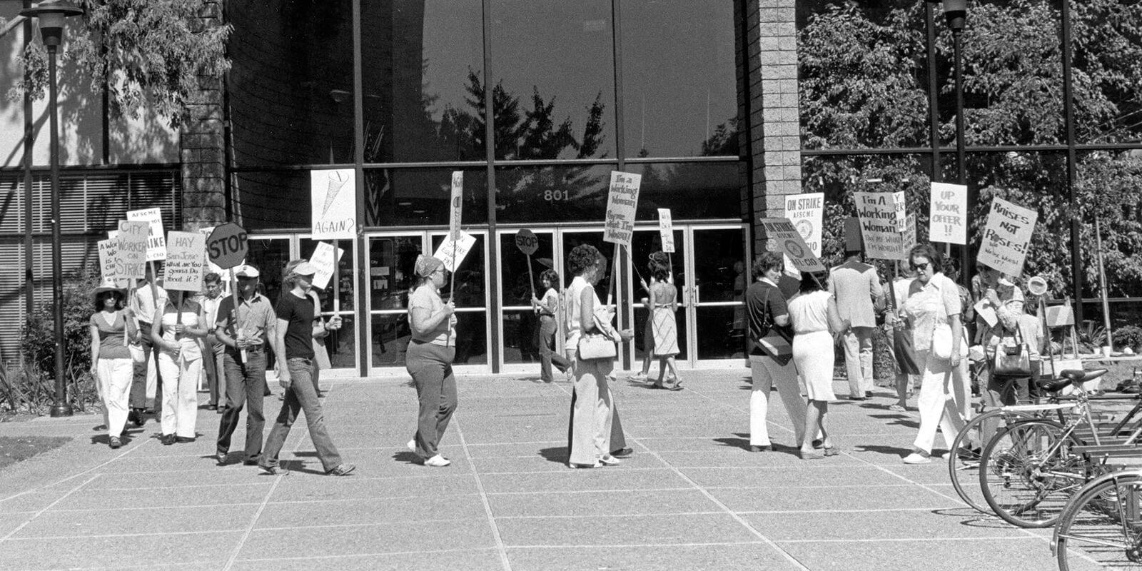 AFSCME Local 101 members picket San Jose City Hall for pay equity in July 1981. (Photo by Lou Dematteis)